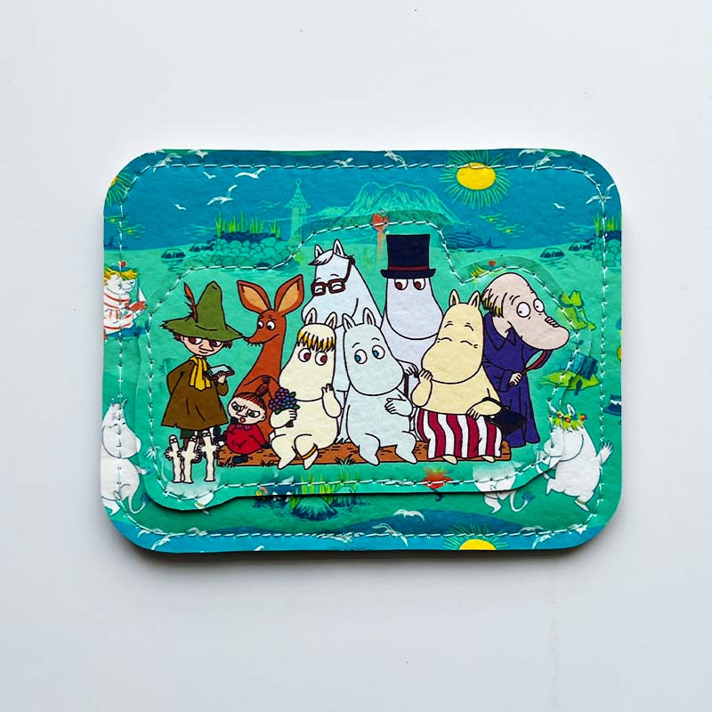 Tarjetero de cuerina Moomins
