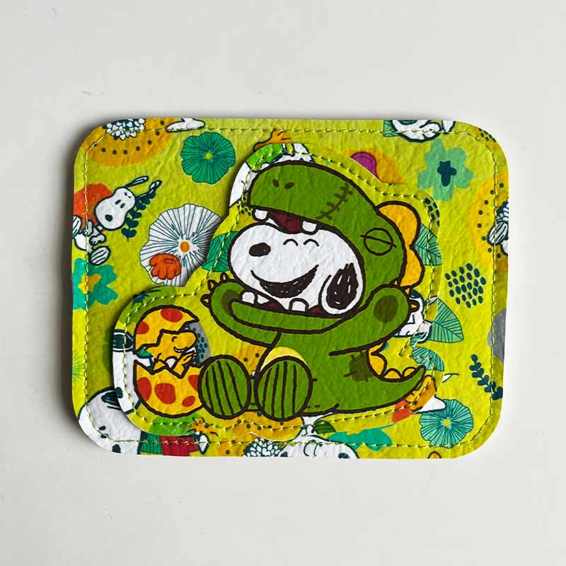 Tarjetero de cuerina Snoopy Dino