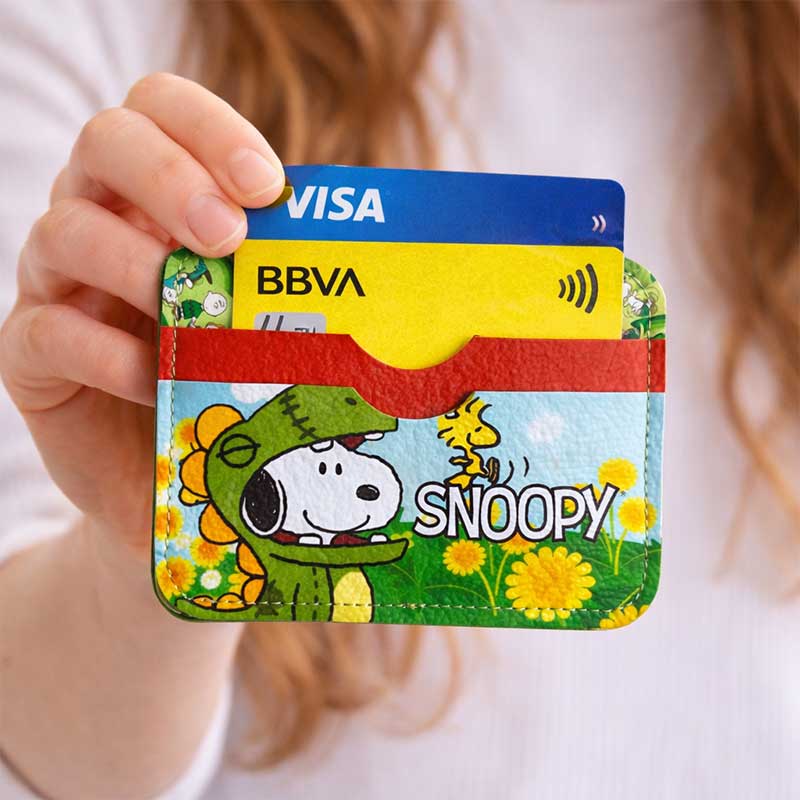 Tarjetero de cuerina Snoopy Dino